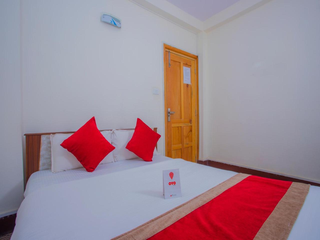 Oyo 255 White Zambala Hotel Katmandú Exterior foto